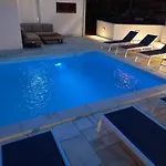 Moonvidal With Big Private Swimming Pool And Free Parking Διαμέρισμα *