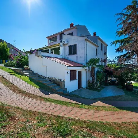 Big Swimming Pool Moonvidal Apartment Pula