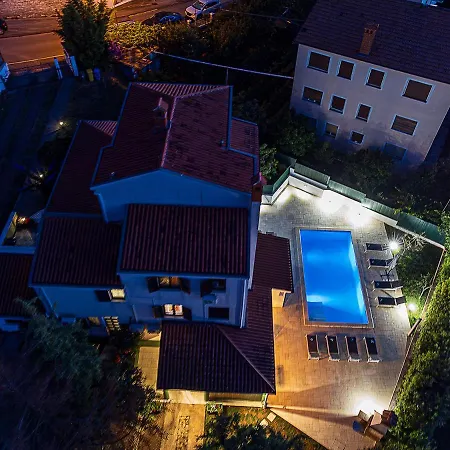 Lägenhet Big Private Swimming Pool Moonvidal Pula
