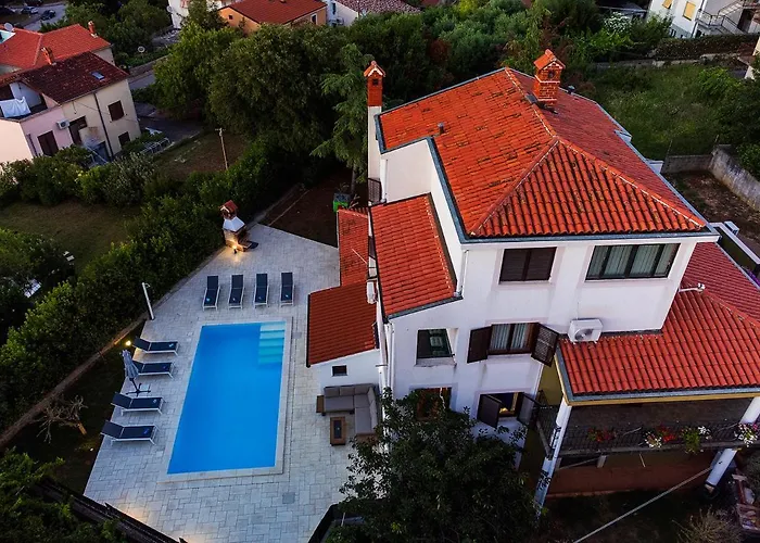 Lägenhet Big Private Swimming Pool Moonvidal Pula