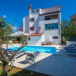 Apartman Moonvidal With Big Private Swimming Pool And Free Parking *