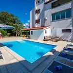 Apartman Moonvidal With Big Private Swimming Pool And Free Parking *