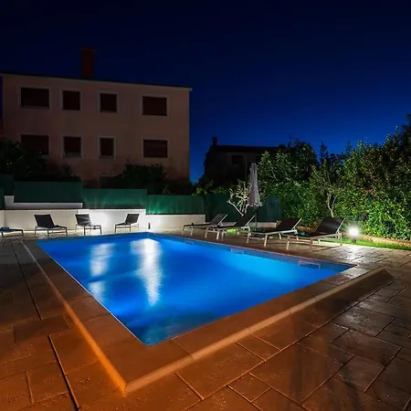 Big Swimming Pool Moonvidal Apartament Pula