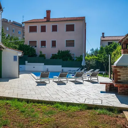 Moonvidal With Big Private Swimming Pool And Free Parking بولا