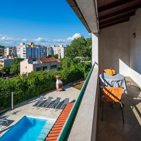 Moonvidal With Big Private Swimming Pool And Free Parking بولا