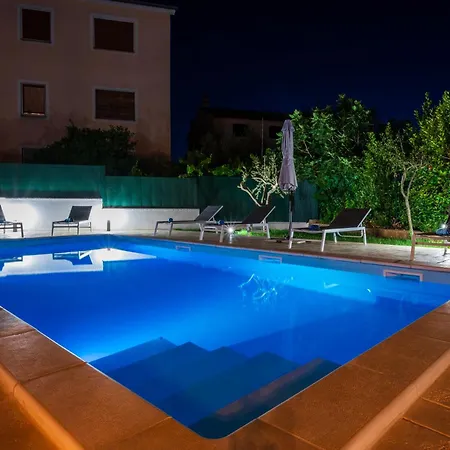 شقة Moonvidal With Big Private Swimming Pool And Free Parking بولا