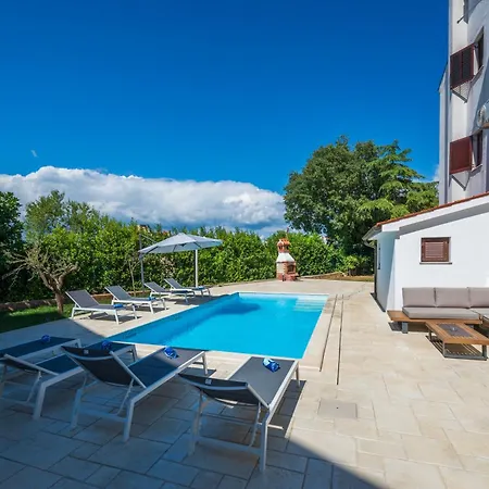 Moonvidal With Big Private Swimming Pool And Free Parking بولا