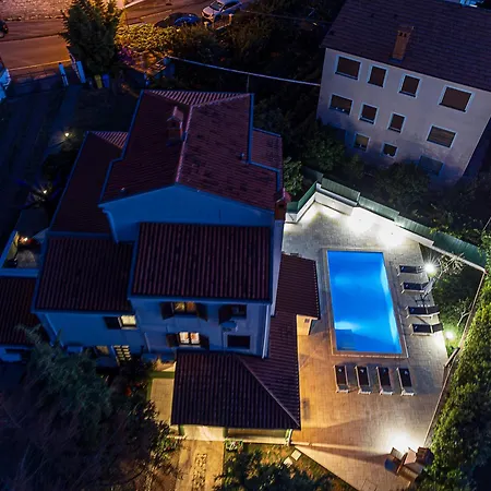 Moonvidal With Big Private Swimming Pool And Free Parking
