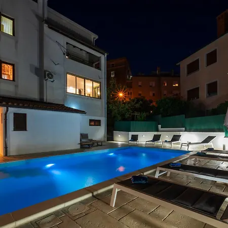 Moonvidal With Big Private Swimming Pool And Free Parking شقة