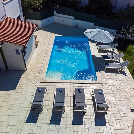 Moonvidal With Big Private Swimming Pool And Free Parking דירה פולה