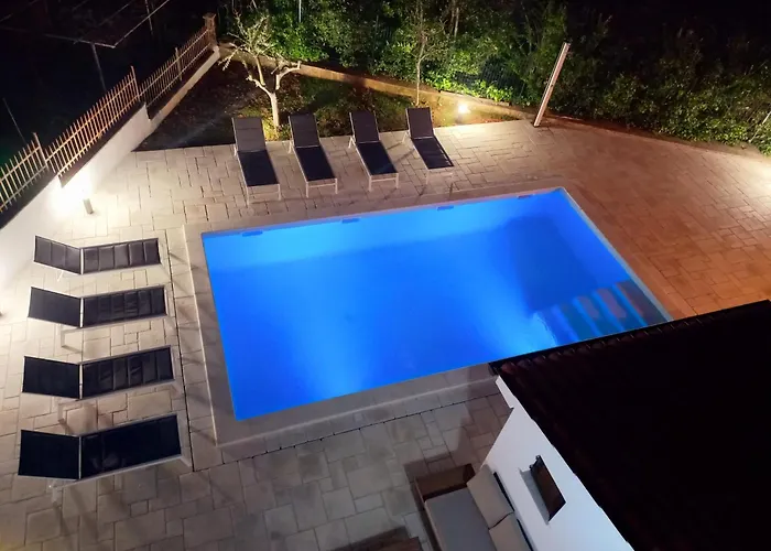 Big Private Swimming Pool Moonvidal Appartement Pula