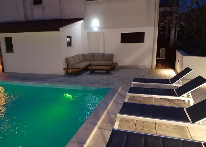 Big Private Swimming Pool Moonvidal Pula