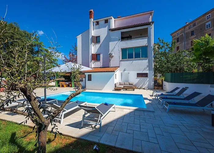 Big Private Swimming Pool Moonvidal Appartement Pula