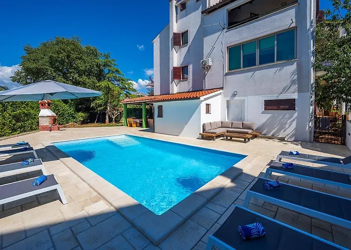 Big Private Swimming Pool Moonvidal Pula