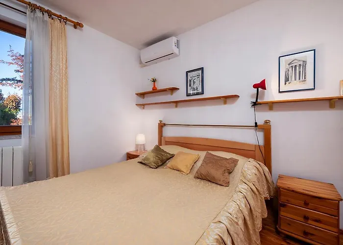 Big Private Swimming Pool Moonvidal Appartement Pula